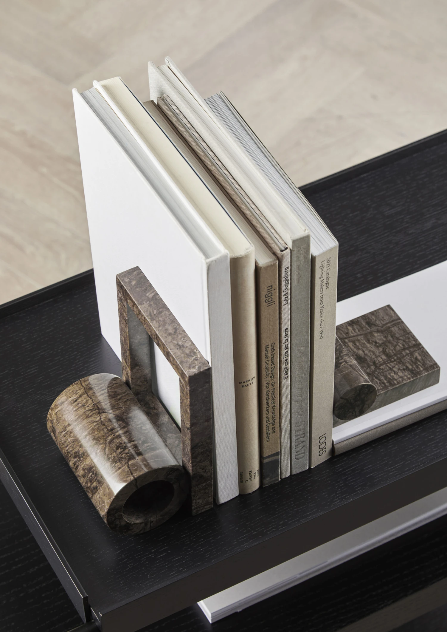 Woud Booknd Boekensteun Marmer - Afbeelding 3