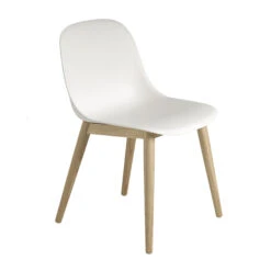 Muuto Fiber Side Chair Stoel Met Houten Poten